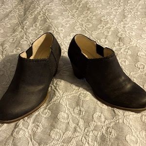 Life stride ankle bootie